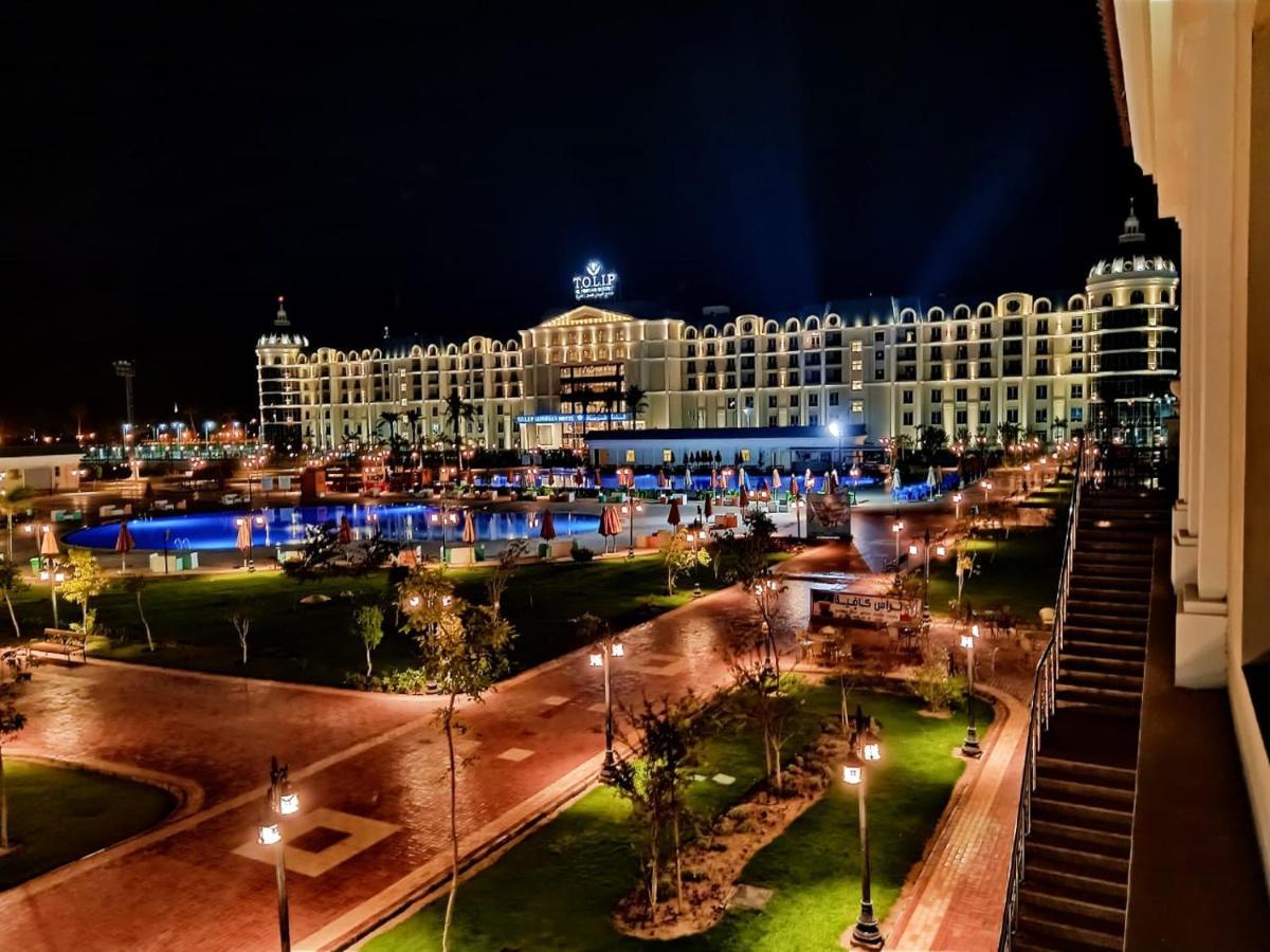 Tolip El Forsan Hotel Ismailia Ngoại thất bức ảnh The resort at night