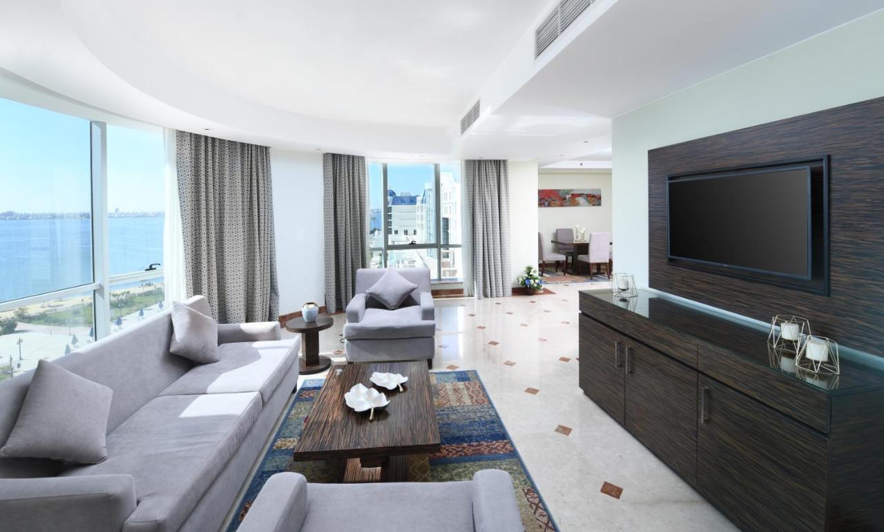 Tolip El Forsan Hotel Ismailia Ngoại thất bức ảnh A suite at the Hilton Tel Aviv