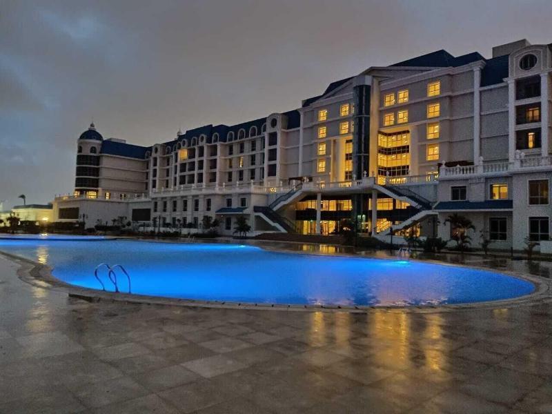 Tolip El Forsan Hotel Ismailia Ngoại thất bức ảnh The pool at the hotel